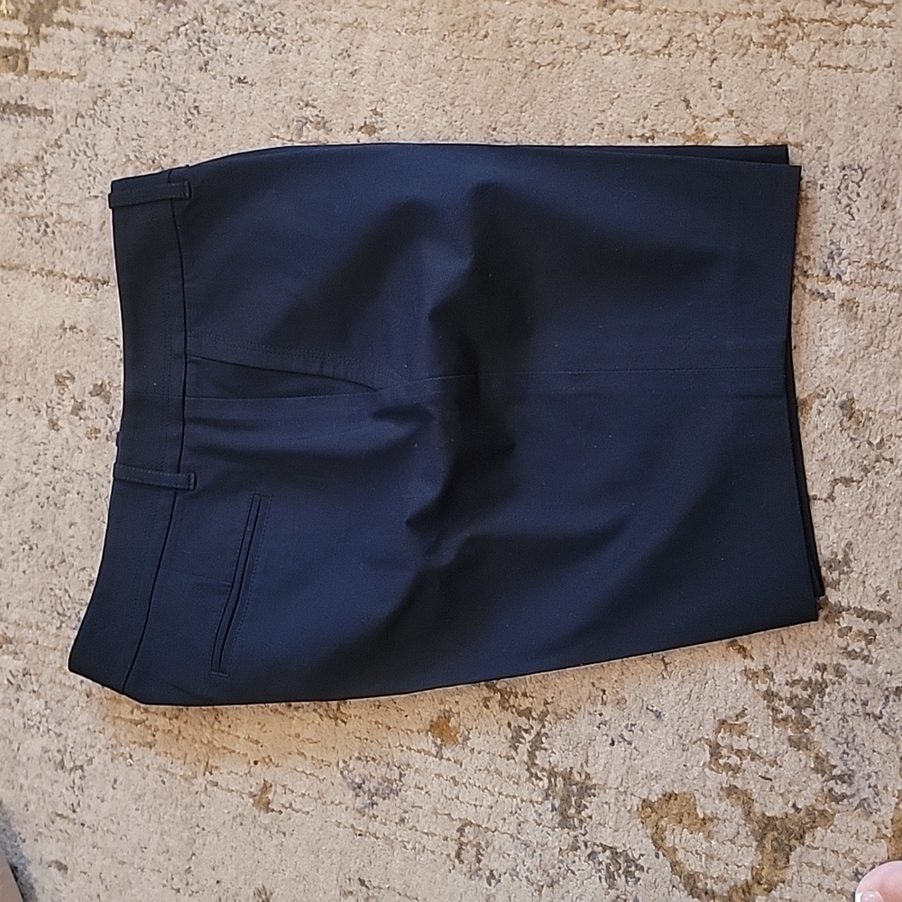 LAFAYETTE 148 NY Women's Navy Bermuda Shorts